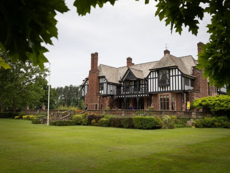 Inglewood Manor